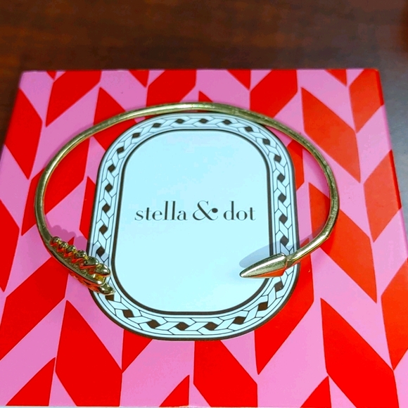 Stella & Dot Jewelry - Stella & Dot Arrow Bracelet